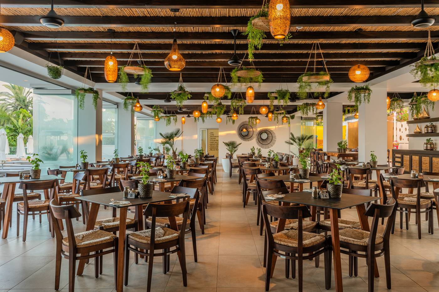 Nelia-Beach-Restaurant-42