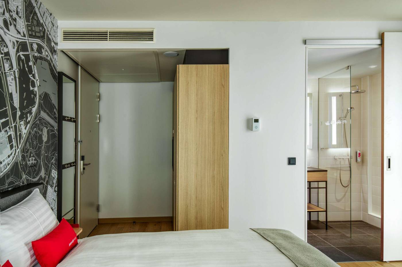 IntercityHotel-Amsterdam-Airport-Room-35