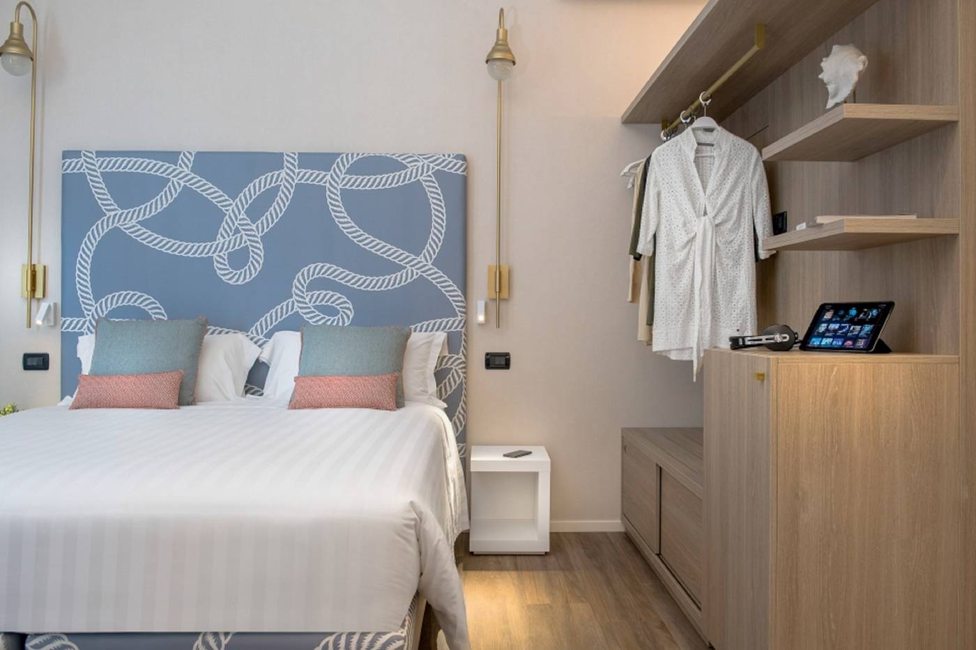 Litoraneo Suite Hotel-Italy-RIMINI-Room-6