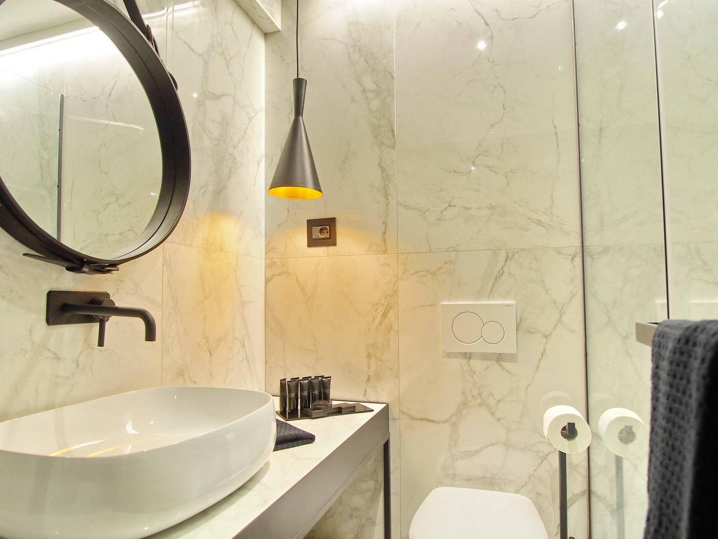 La-Vita-E-Bella-Ii-Room-51