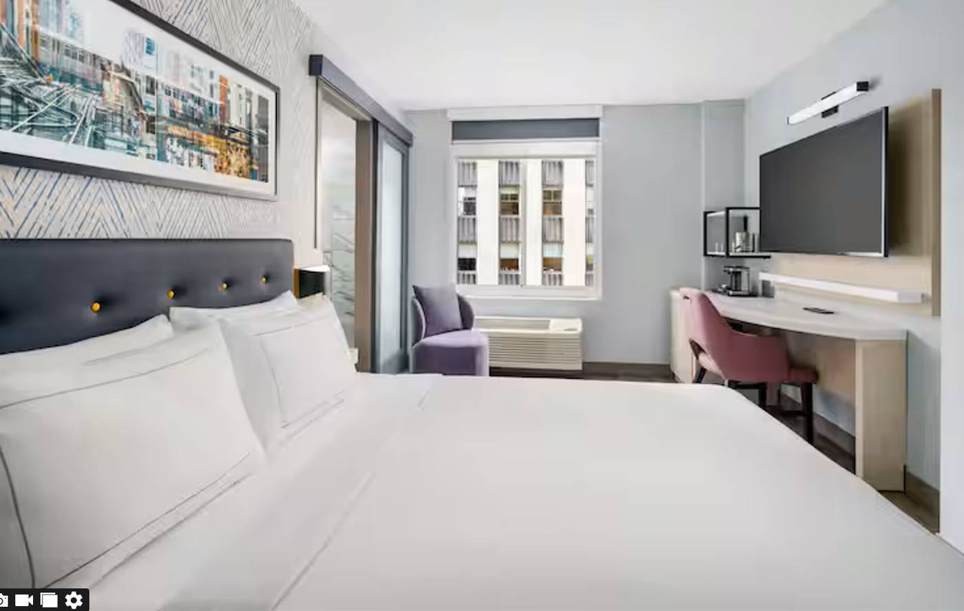 DoubleTree-by-Hilton-New-York-Midtown-Fifth-Avenue-Room-23