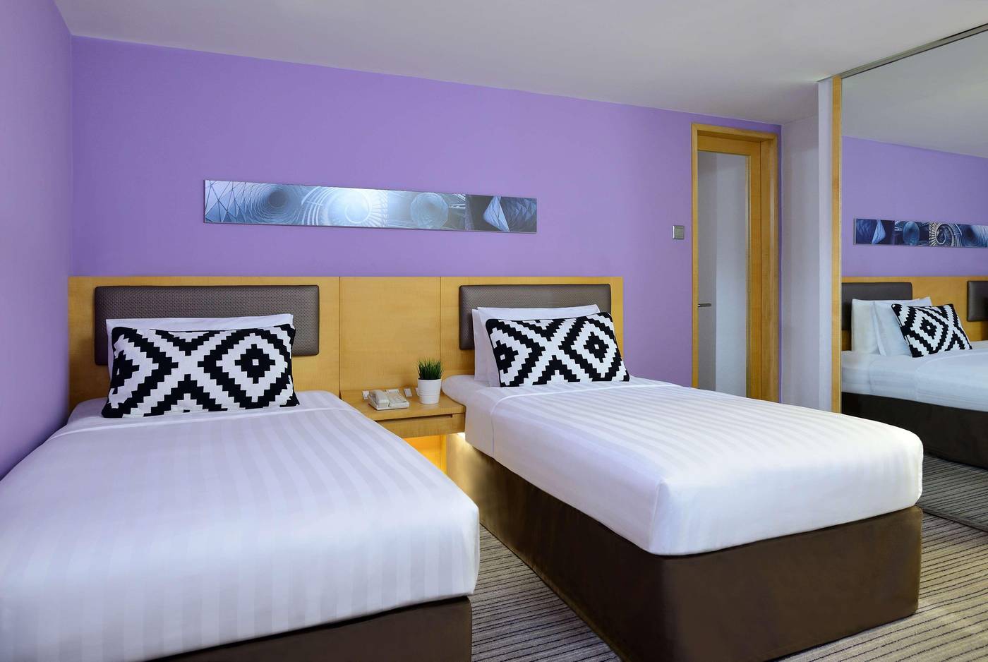 Kew-Green-Hotel-Wanchai-Hong-Kong-Room-14