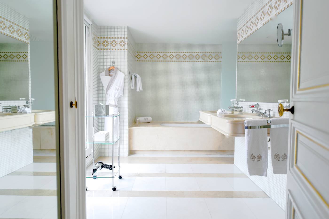 Hotel-Lancaster-Paris-Champs-Elysees-Room-18