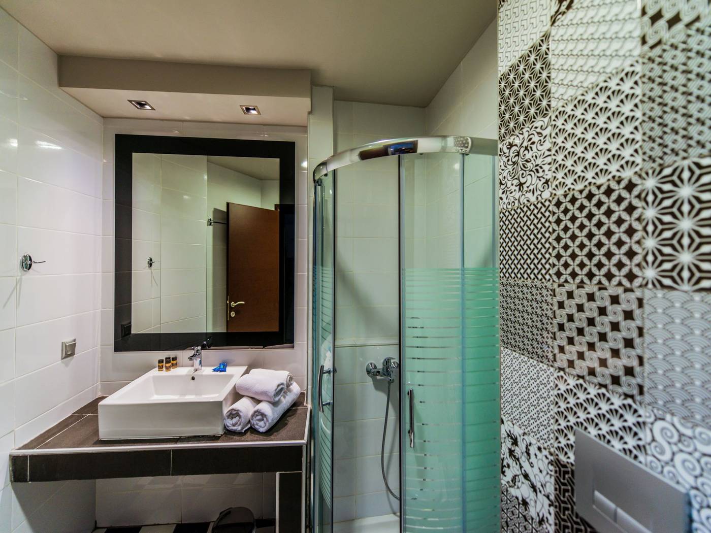 Flegra-Beach-Boutique-Apartments-Room-36