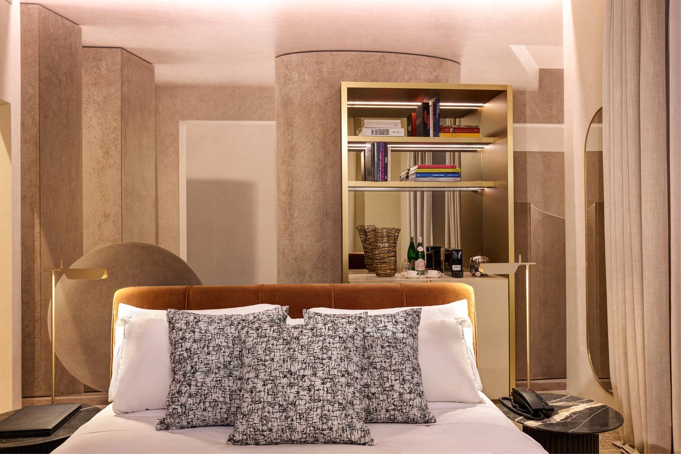 Borghese-Contemporary-Hotel-Room-4