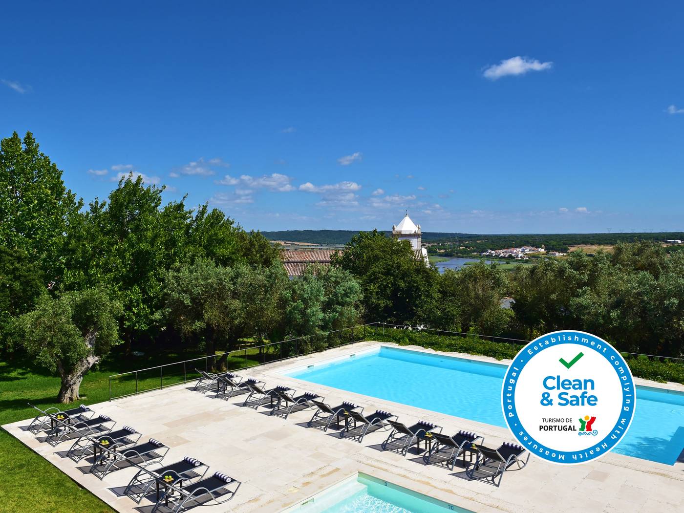 Pousada-Castelo-de-Alcacer-do-Sal-Pool-42