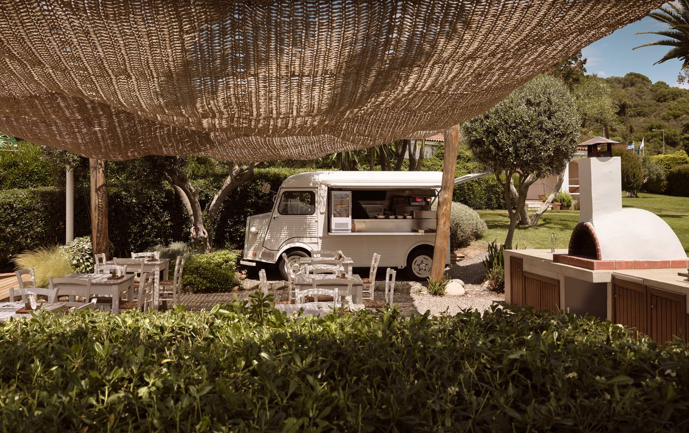 Eagles-Palace-Bar-24