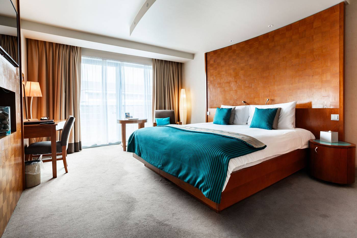 The-Royal-Yacht-Room-19