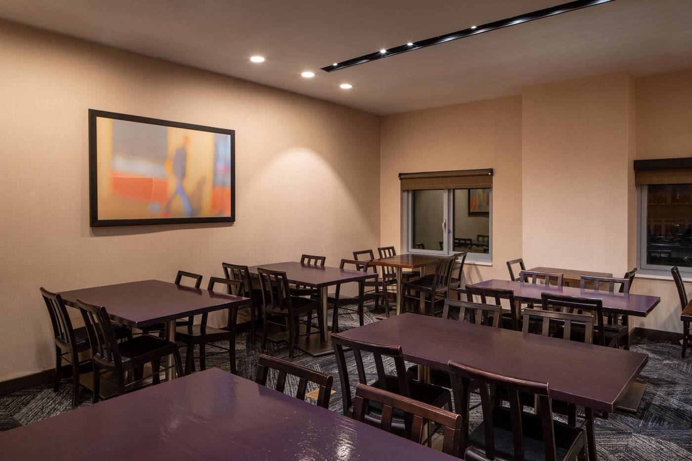 Embassy-Suites-by-Hilton-New-York-Manhattan-Times-Sq-Restaurant-59