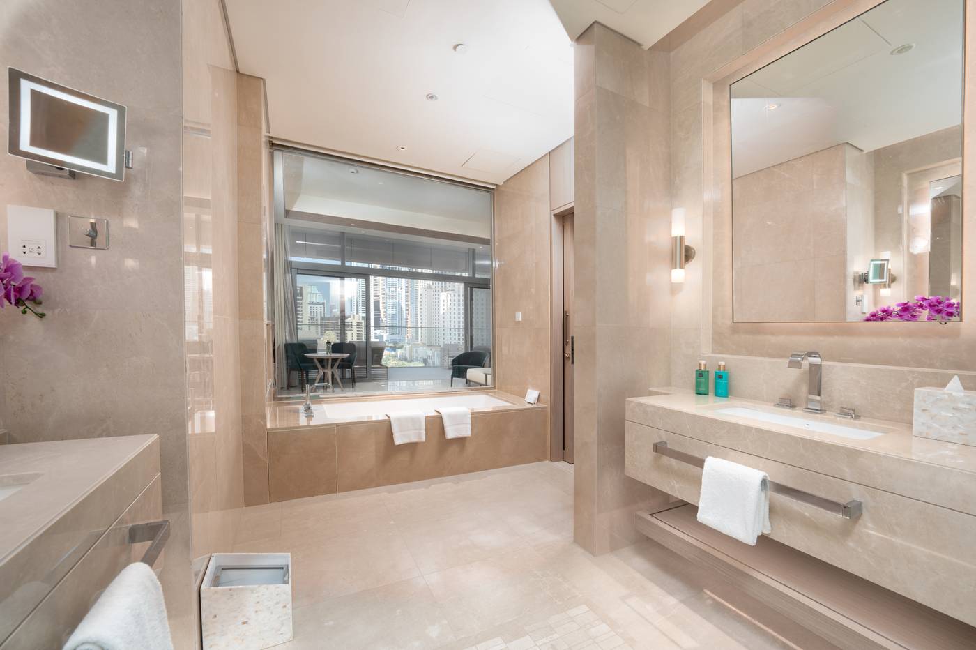 Five-Luxe-Hotel-Room-28