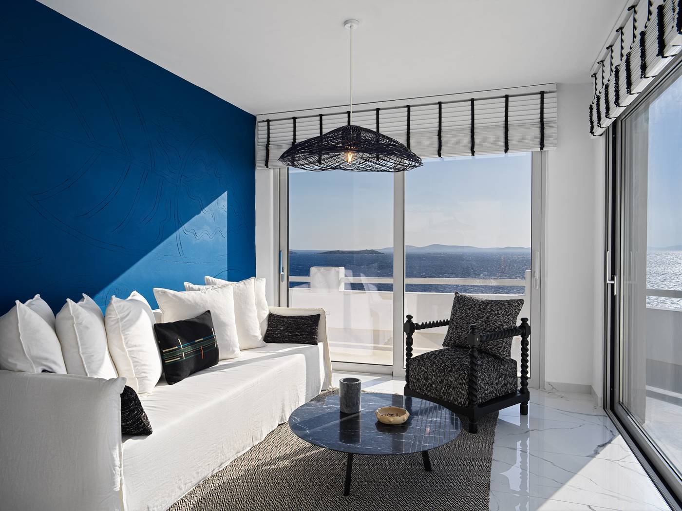 Kouros-Hotel---Suites-Room-40