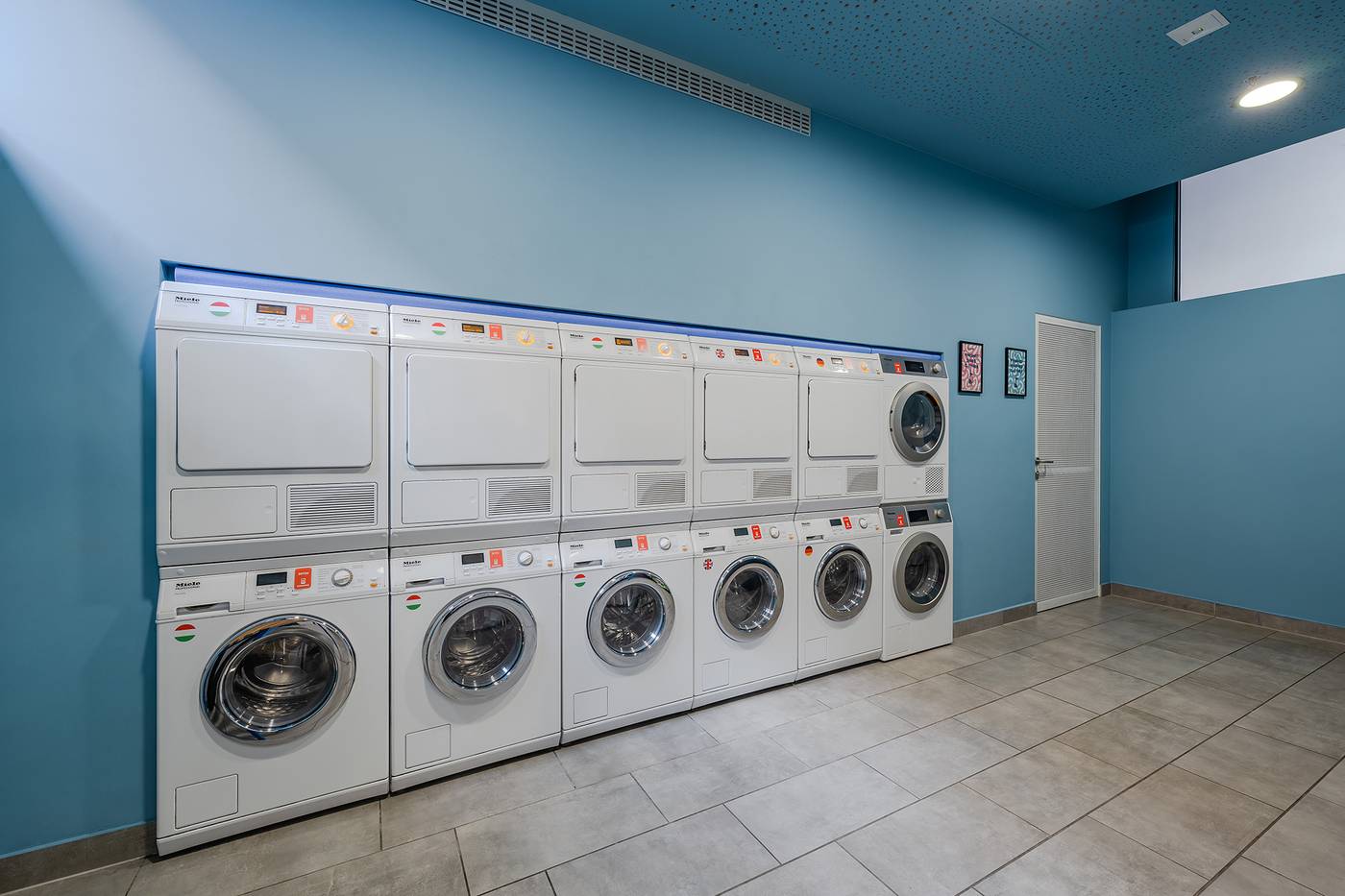 Dean-s-Home-Budapest-Sports-and-Entertainment-7