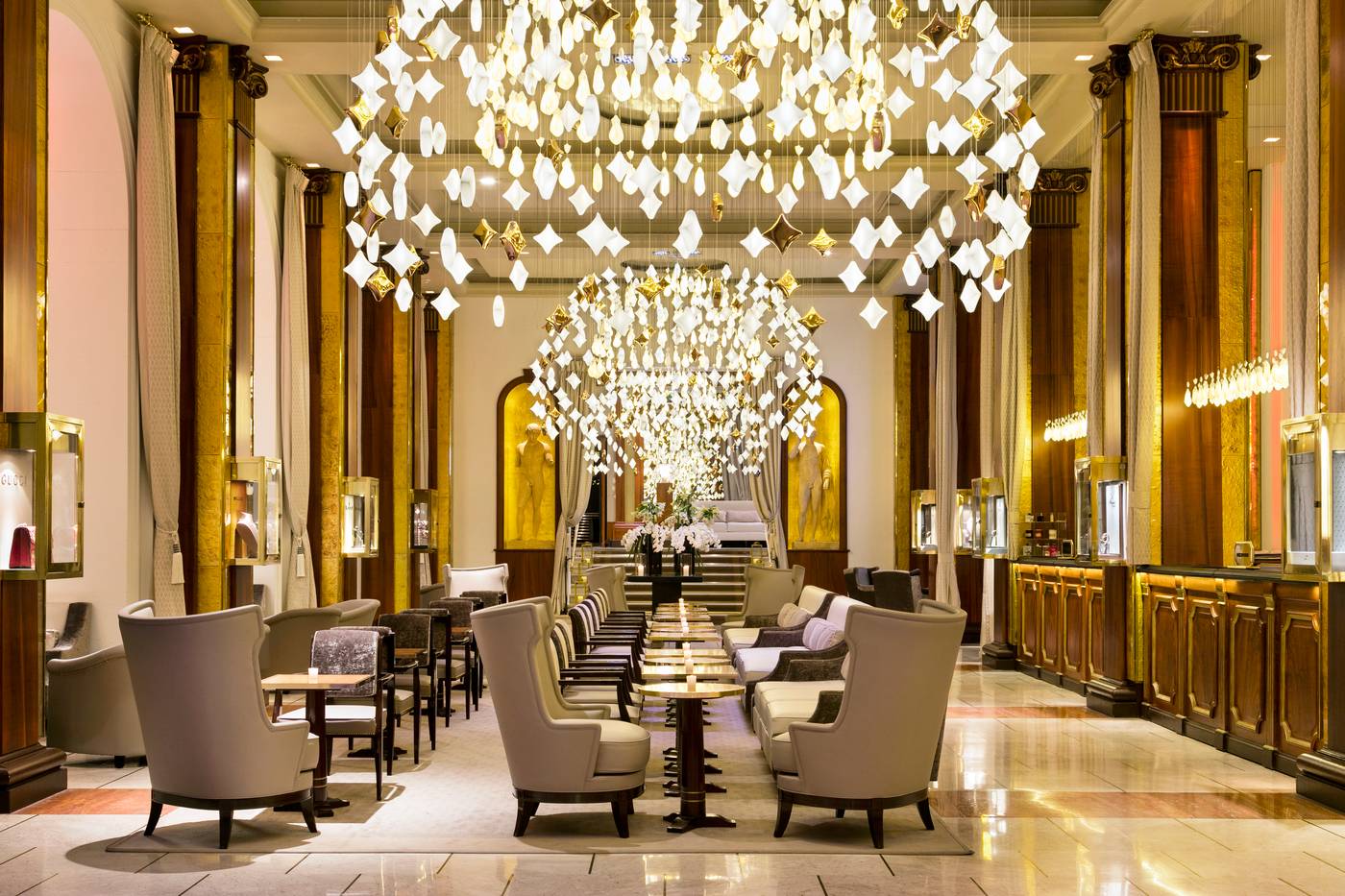 H----tel-Barri----re-Le-Majestic-Cannes-Lobby-71