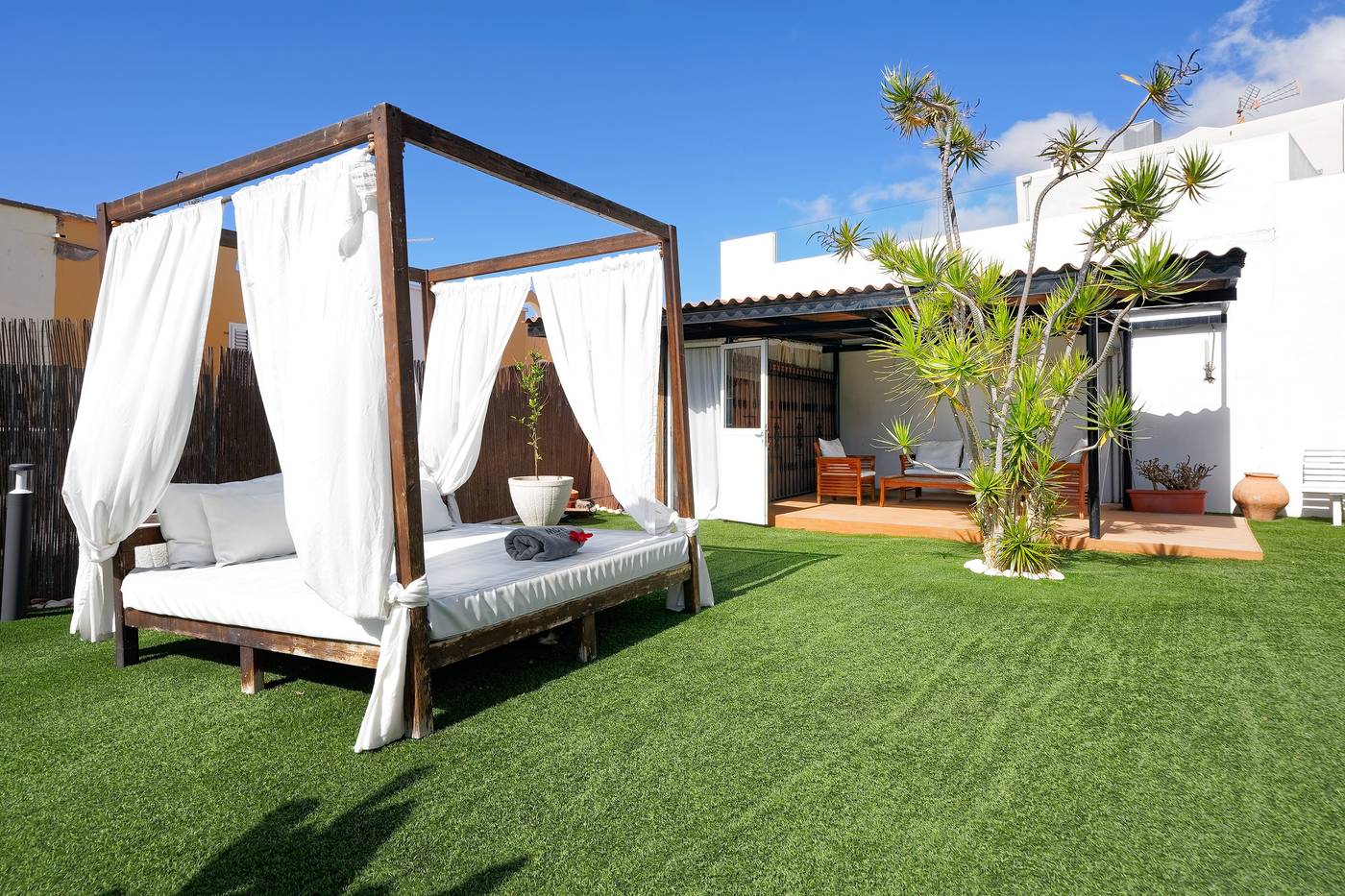 Vista-Bonita-Gay-Resort-Terrace-23