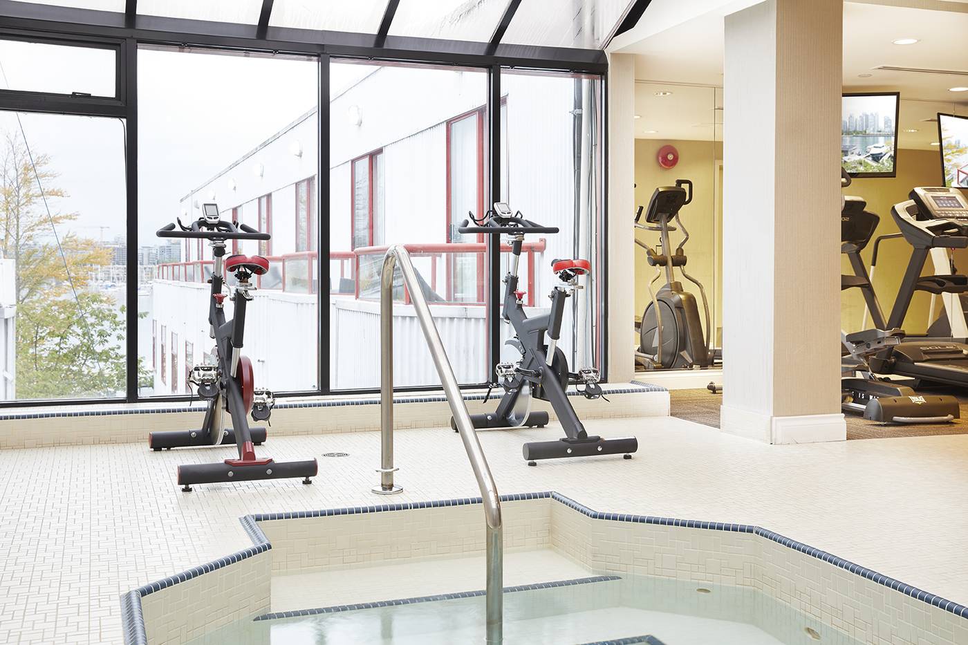 Granville-Island-Hotel-Sports-and-Entertainment-38