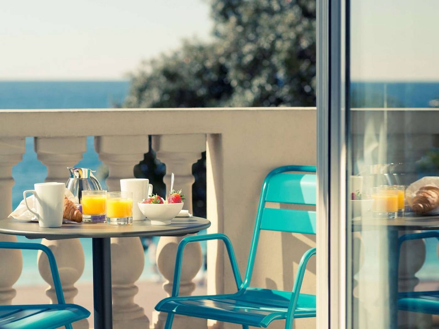 Mercure-Nice-Marche-aux-Fleurs-Lobby-8