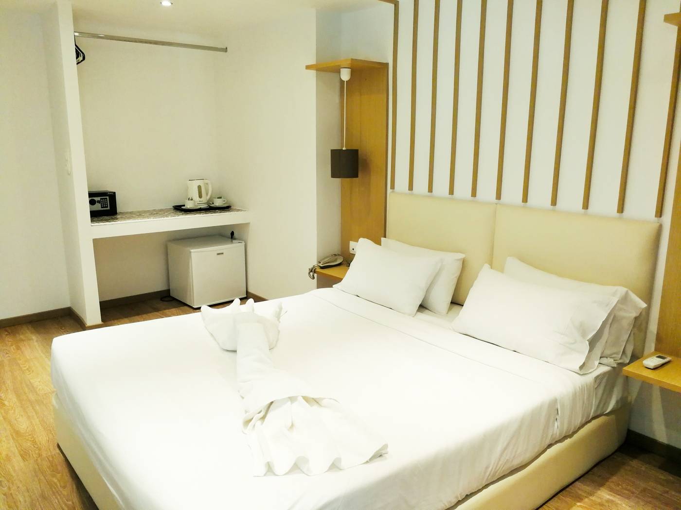 Elite-Hotel-Room-21