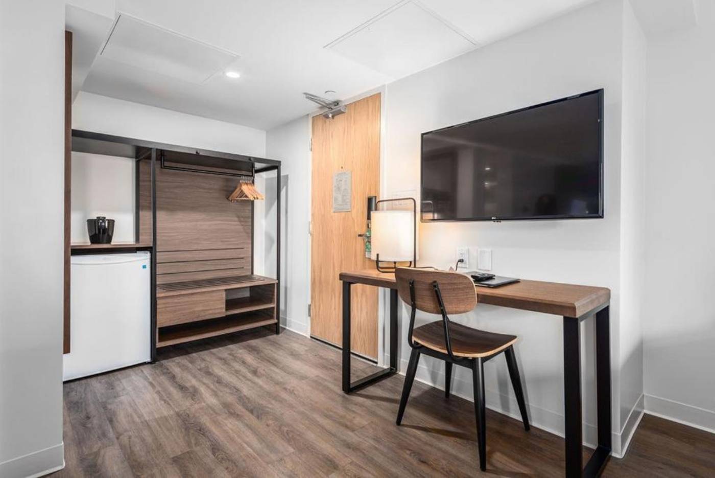 YWCA-Hotel-Vancouver-Room-9