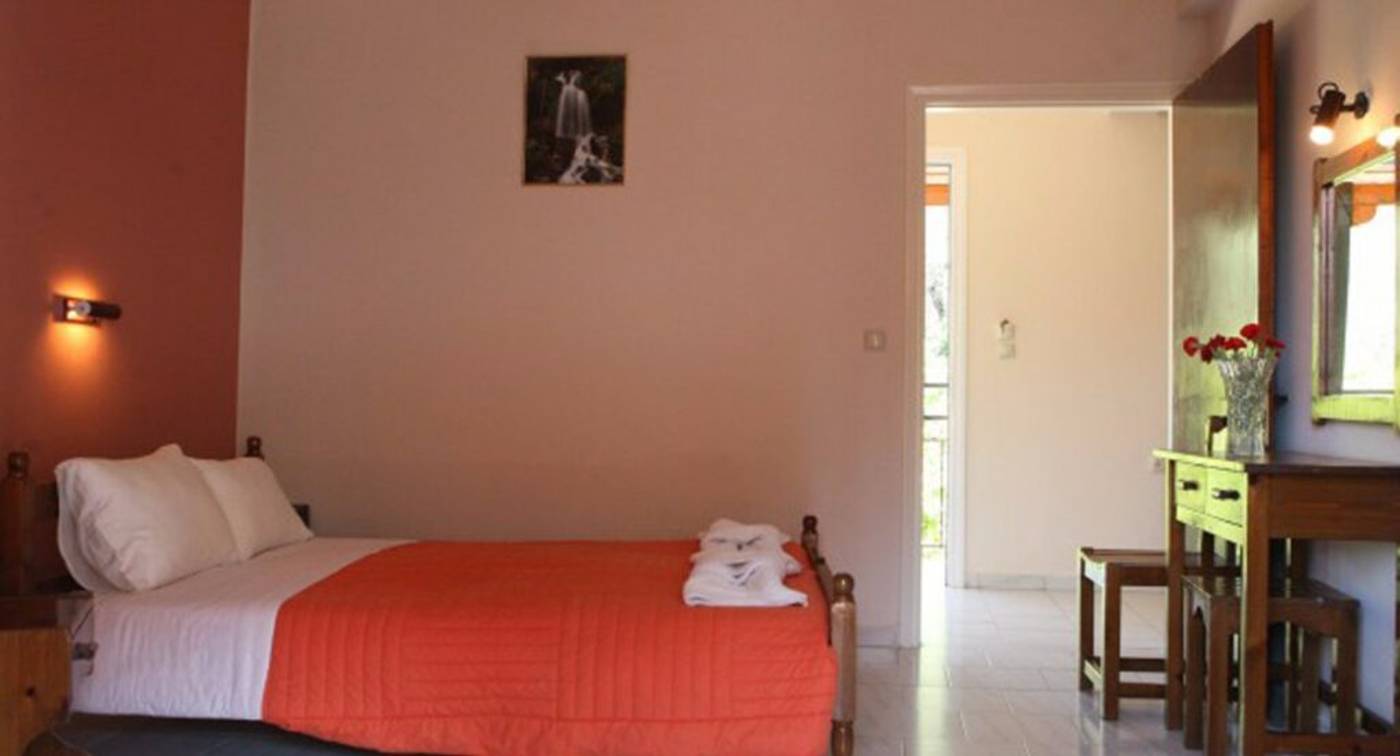 Irene-Apartments-Ag--Gordios-Room-18