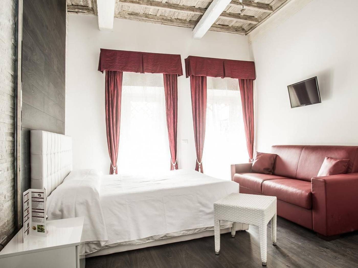 Royal-Rooms-Colosseo-Room-10