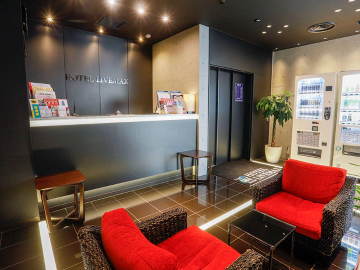 Hotel Livemax Higashi-Ginza-Japan-Tokyo-Lobby-7