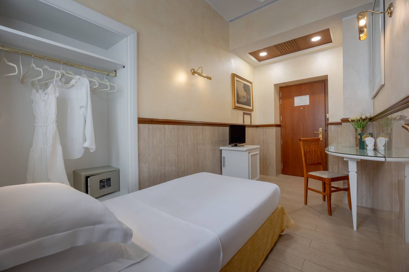 Palladium-Palace-Room-30