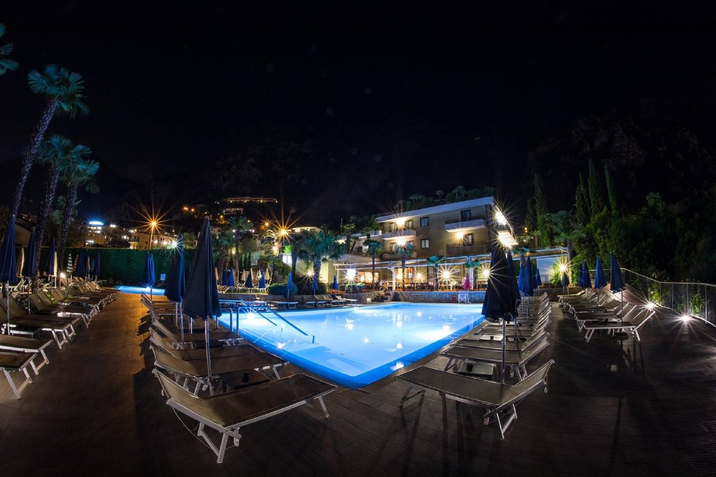 Hotel Royal Village-Italy-LIMONE SUL GARDA-Pool-6
