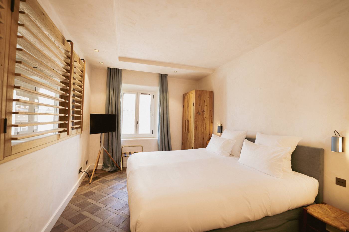 Hotel-La-Ponche-Room-12