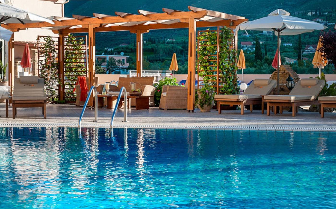 Clio-Aparthotel-Pool-8