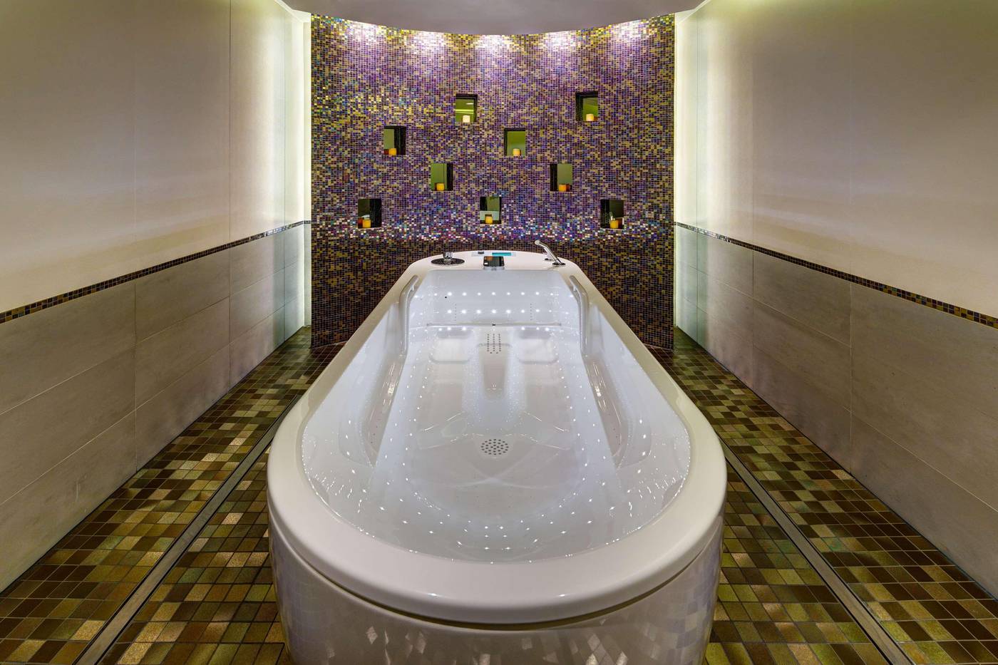 Waldorf-Astoria-Berlin-Pool-73