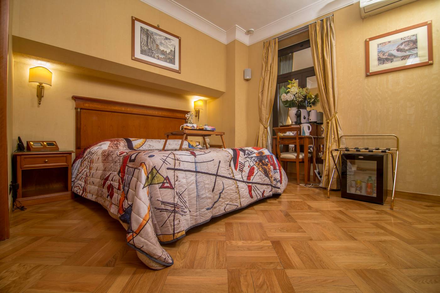 Luxury-Rooms-H-2000-Roma-Room-9