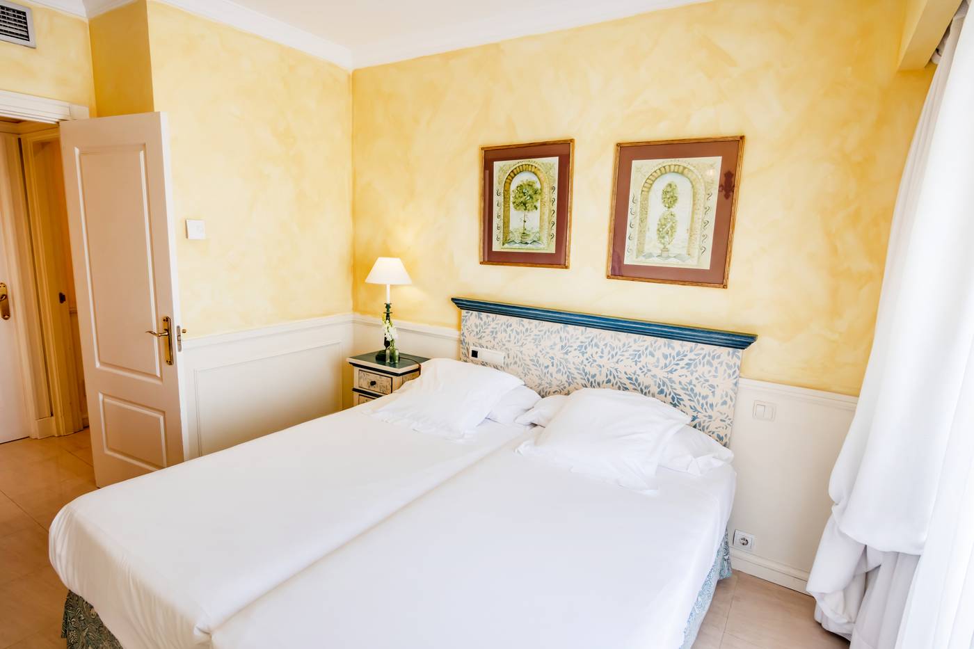 Guadalpin-Suit-Room-26