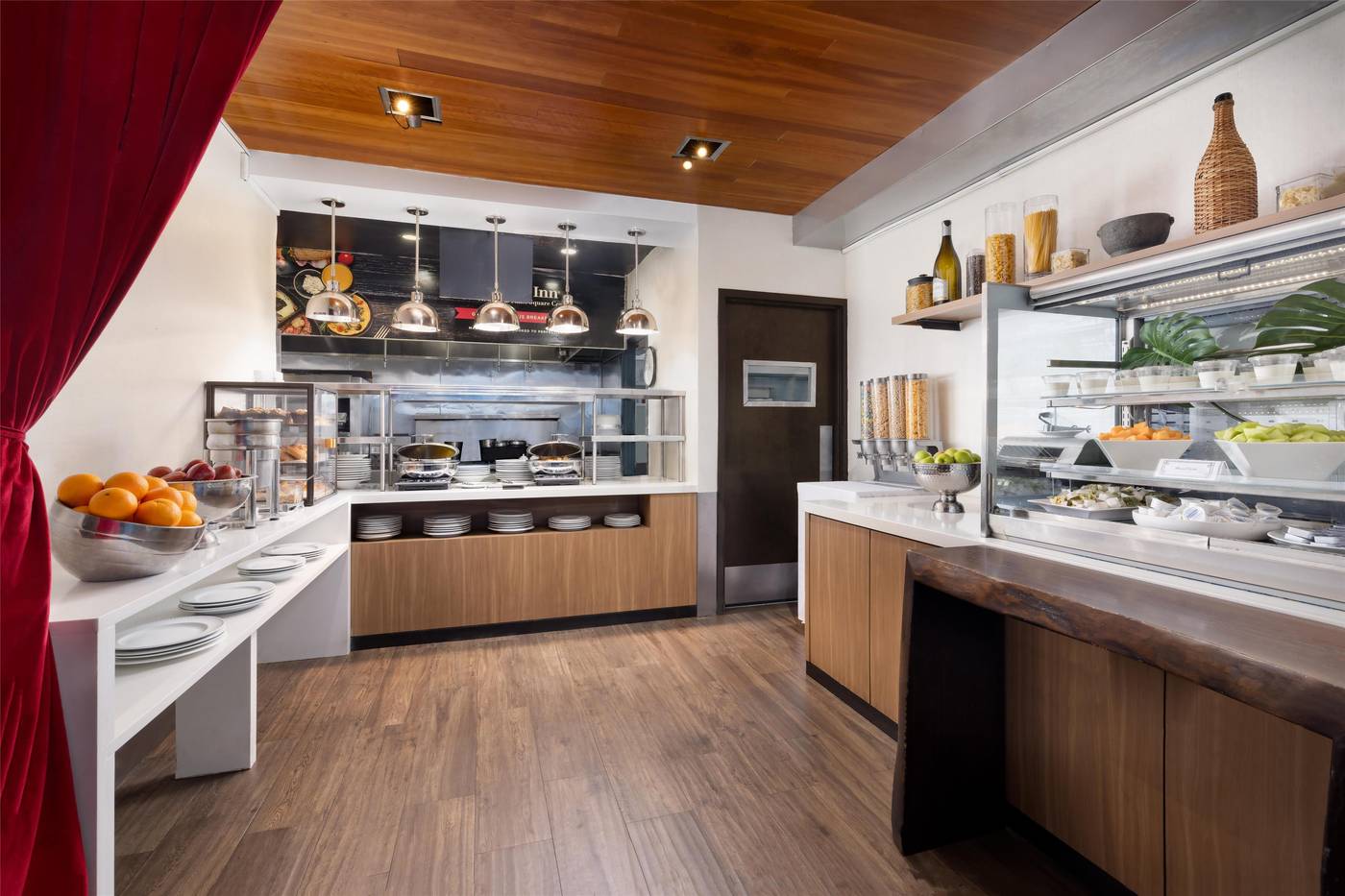 Hilton-Garden-Inn-New-York-Times-Square-Central-Restaurant-40