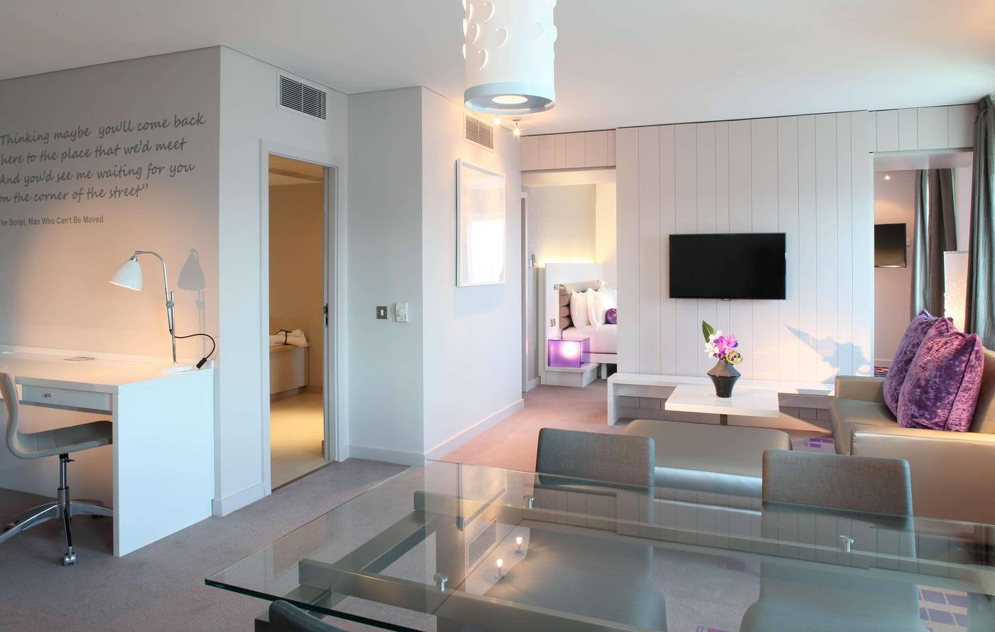 The-Morrison-Dublin--Curio-Collection-by-Hilton-Room-52