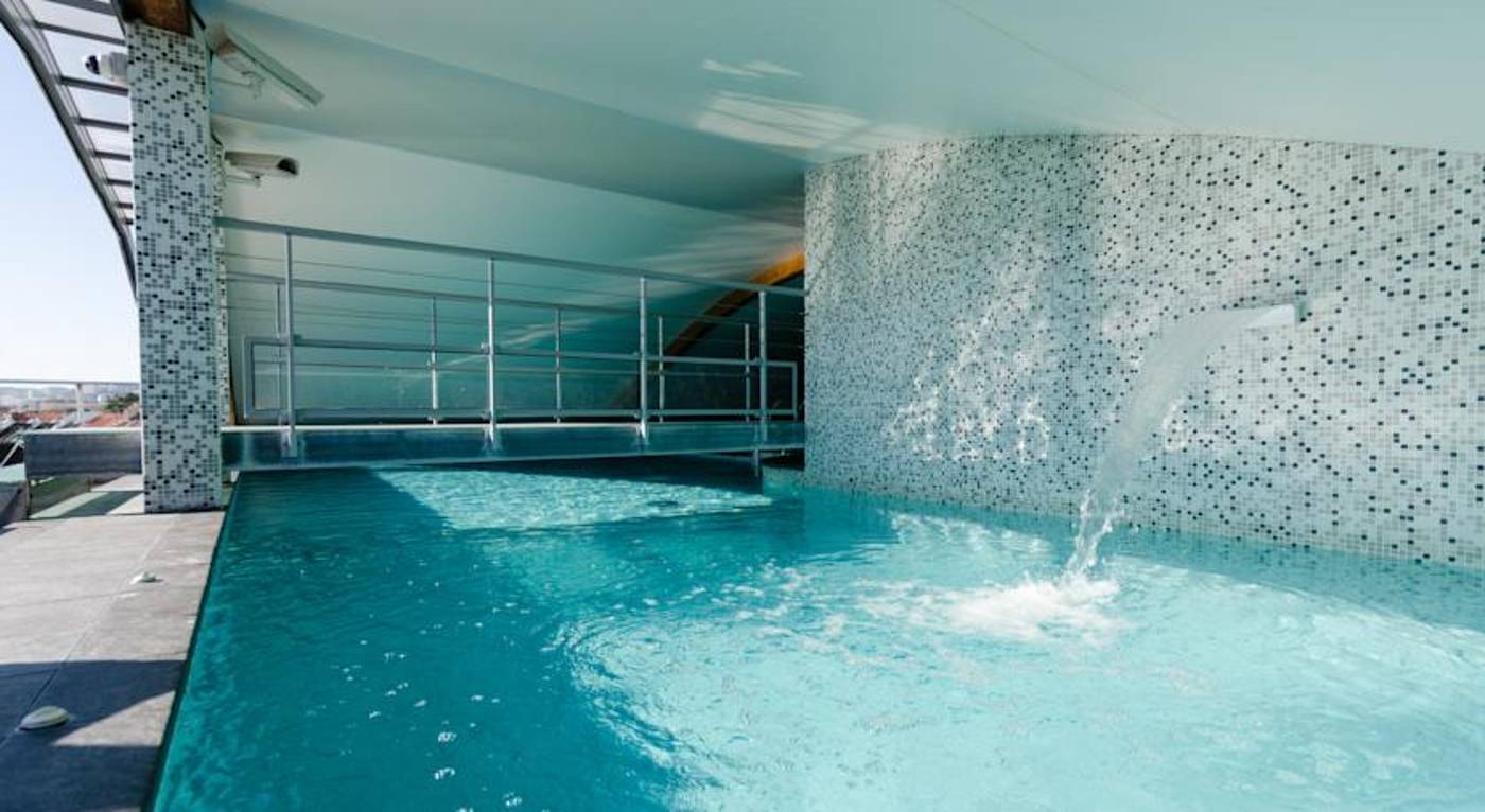 Goldstars Resort & Suites