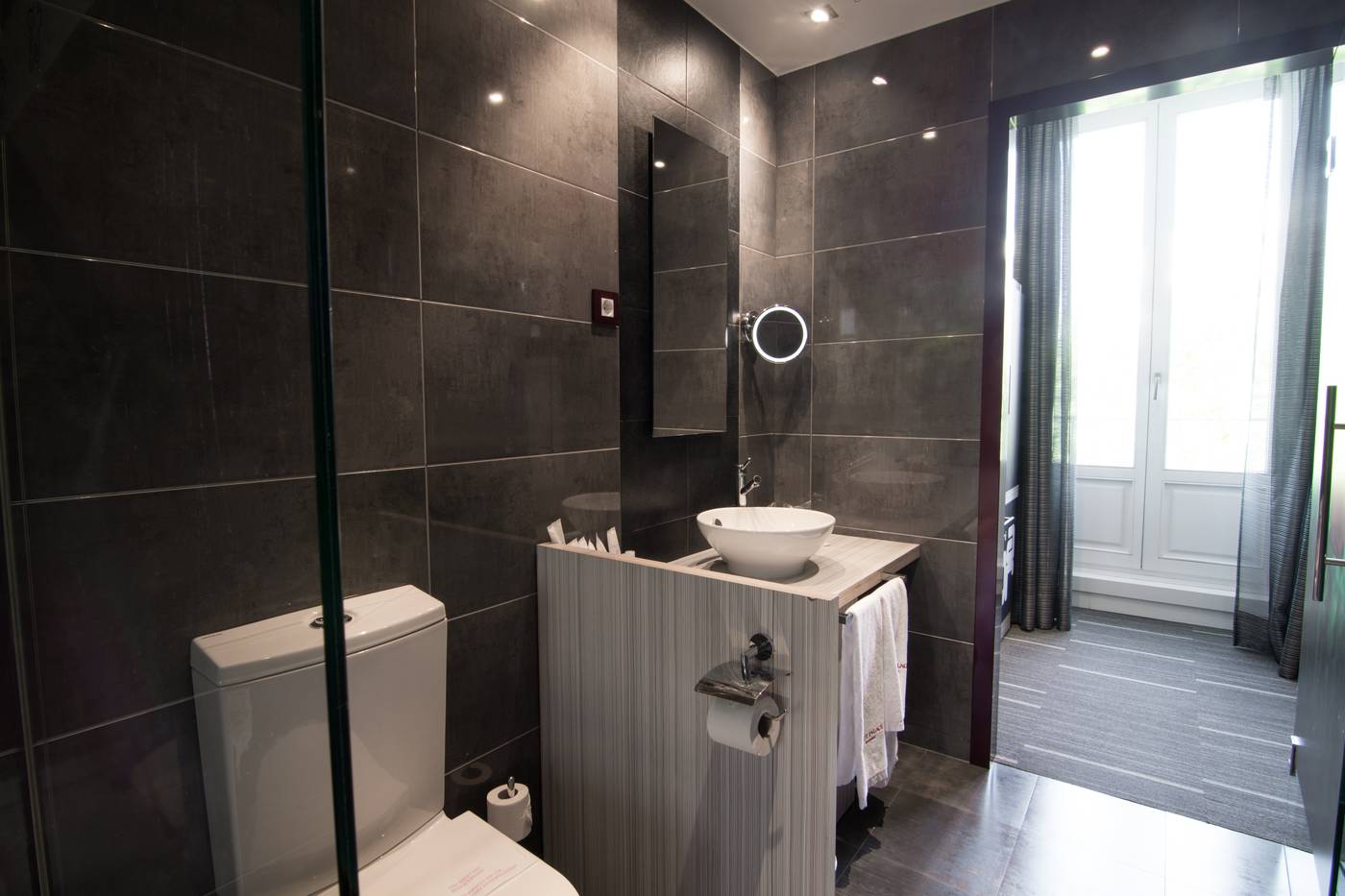 Petit-Palace-Santa-Barbara-Room-36