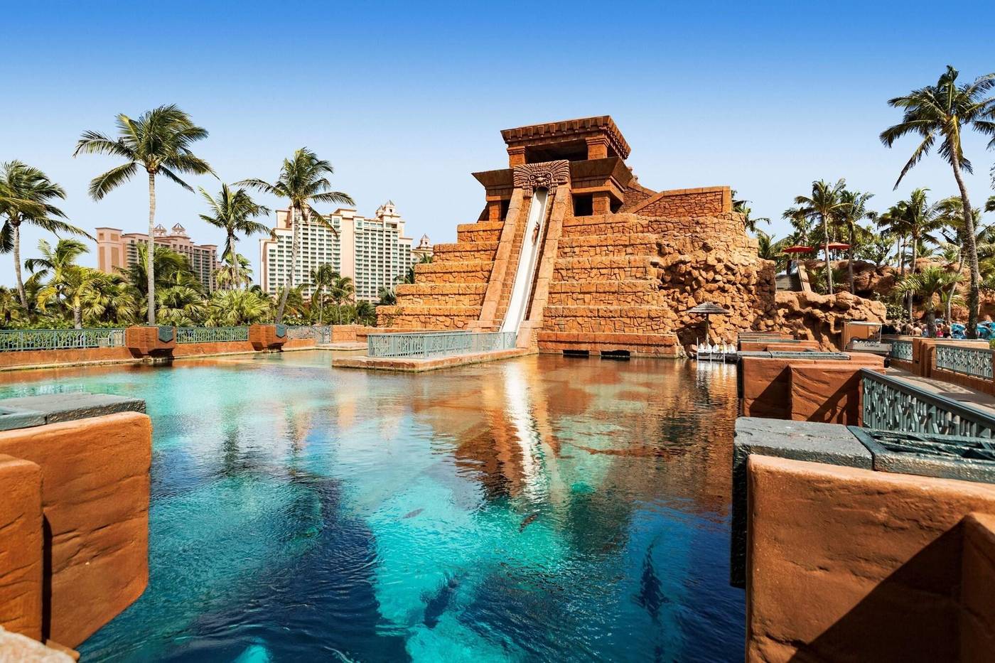 The-Reef-Atlantis-Pool-2