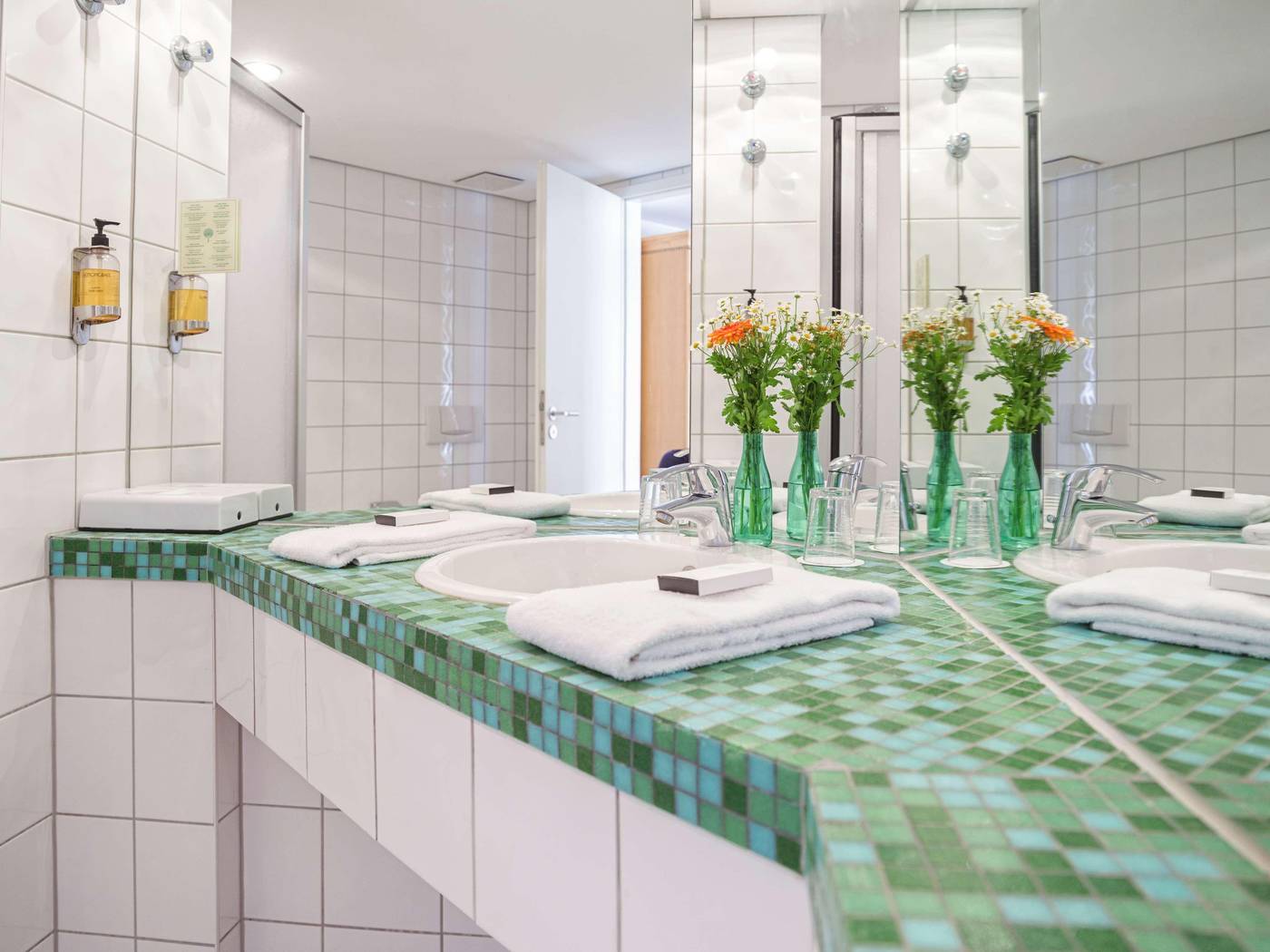 Hotel-Domicil-Berlin-by-Golden-Tulip-Room-44