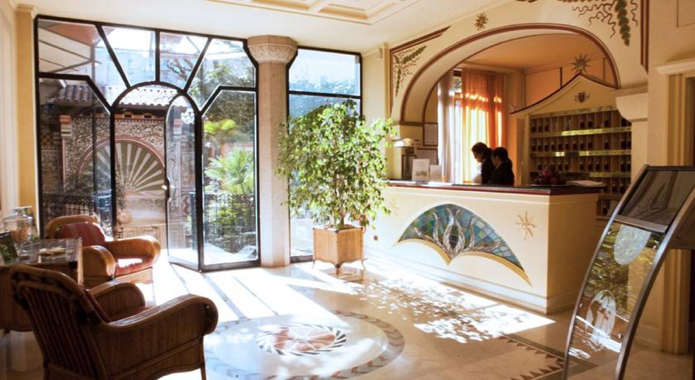 Hotel-Milano-Regency-Lobby-14