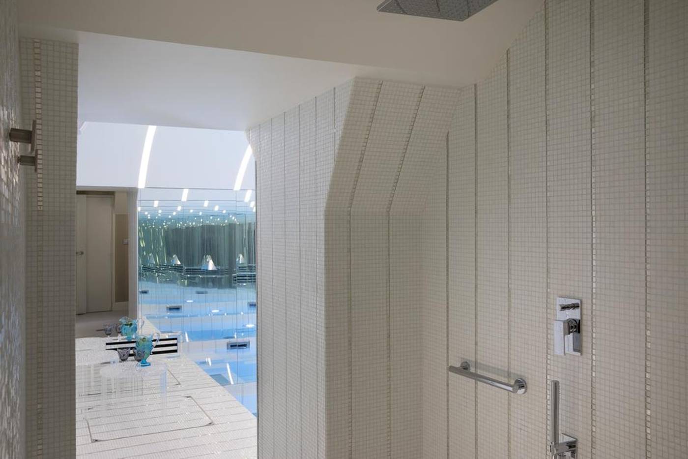 Hotel-Dress-Code-Sports-and-Entertainment-23