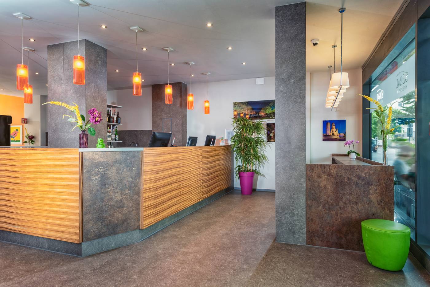 Sorat-Hotel-Berlin-Lobby-2