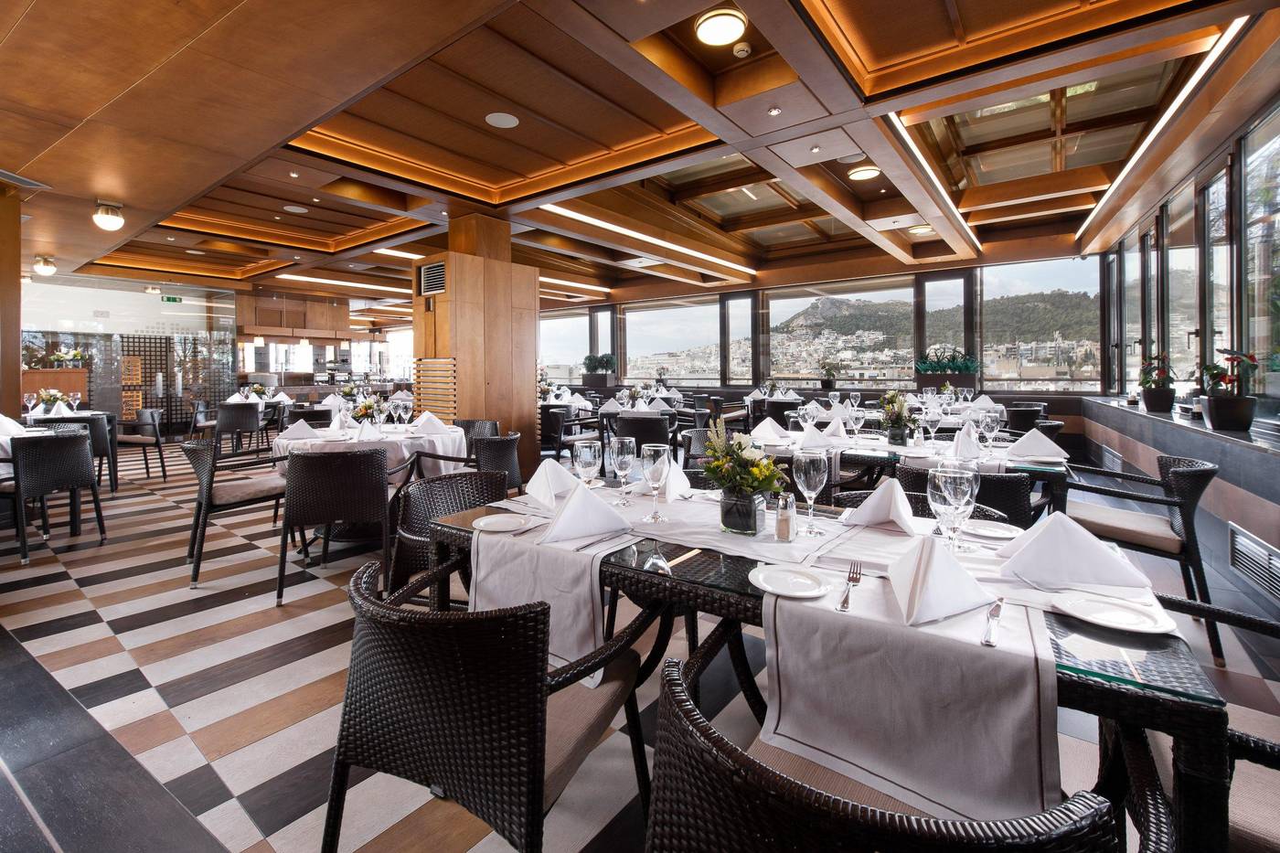 Crowne-Plaza-Athens-Restaurant-46