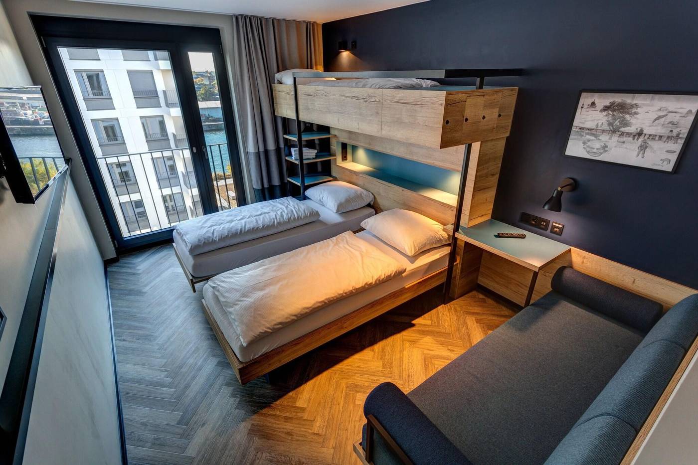 Schulz-Hotel-Berlin-Wall-At-The-East-Side-Gallery-Room-8