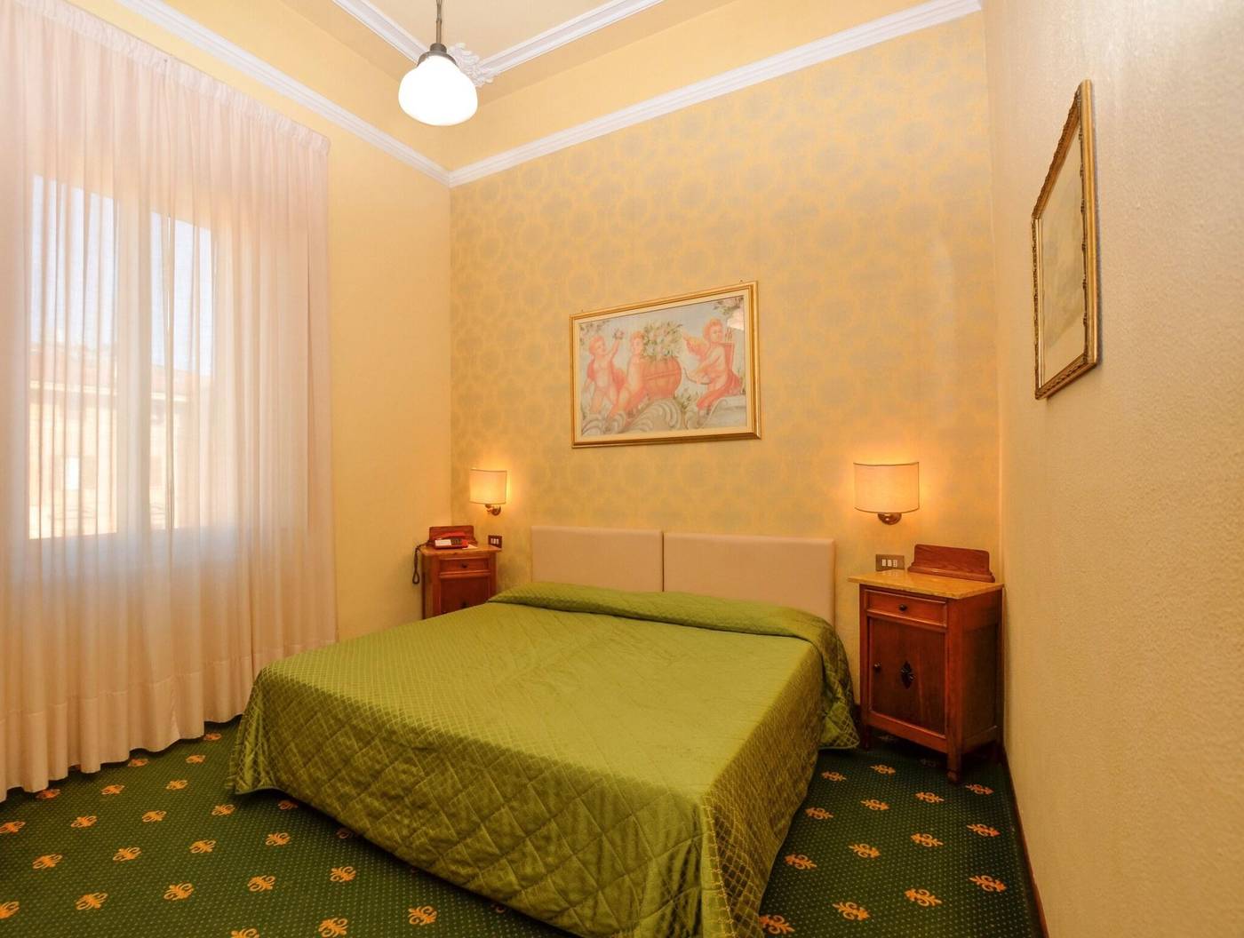Grand-Hotel-Plaza-E-Locanda-Maggiore-Room-22