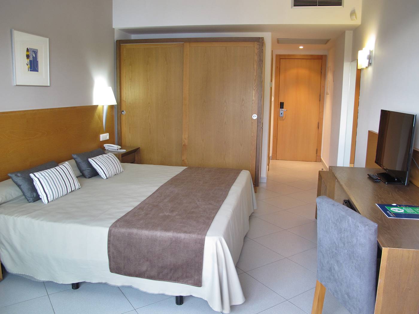 Ohtels-Campo-De-Gibraltar-Room-12