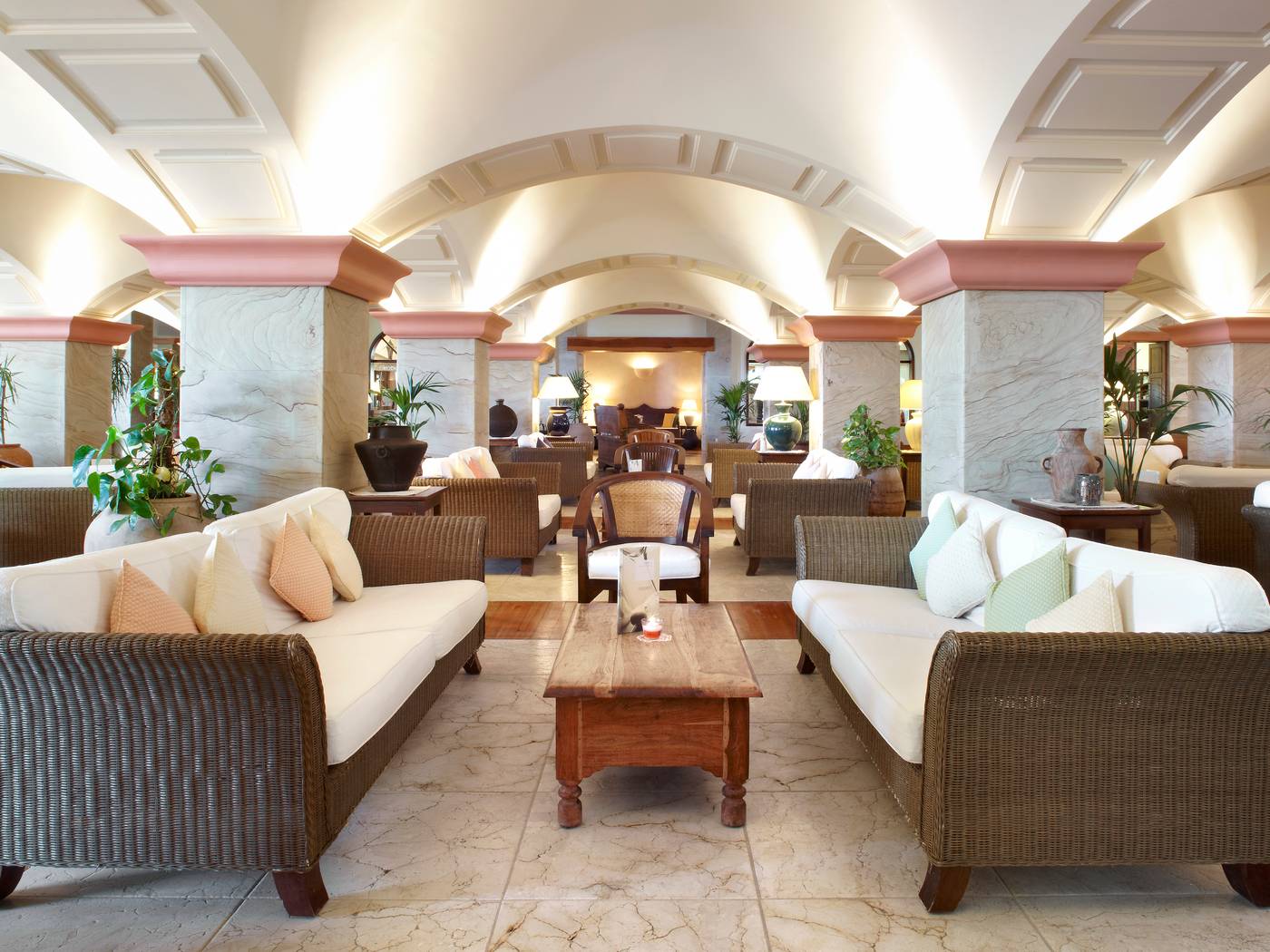 Princesa-Yaiza-Suite-Hotel-Resort-Lobby-45