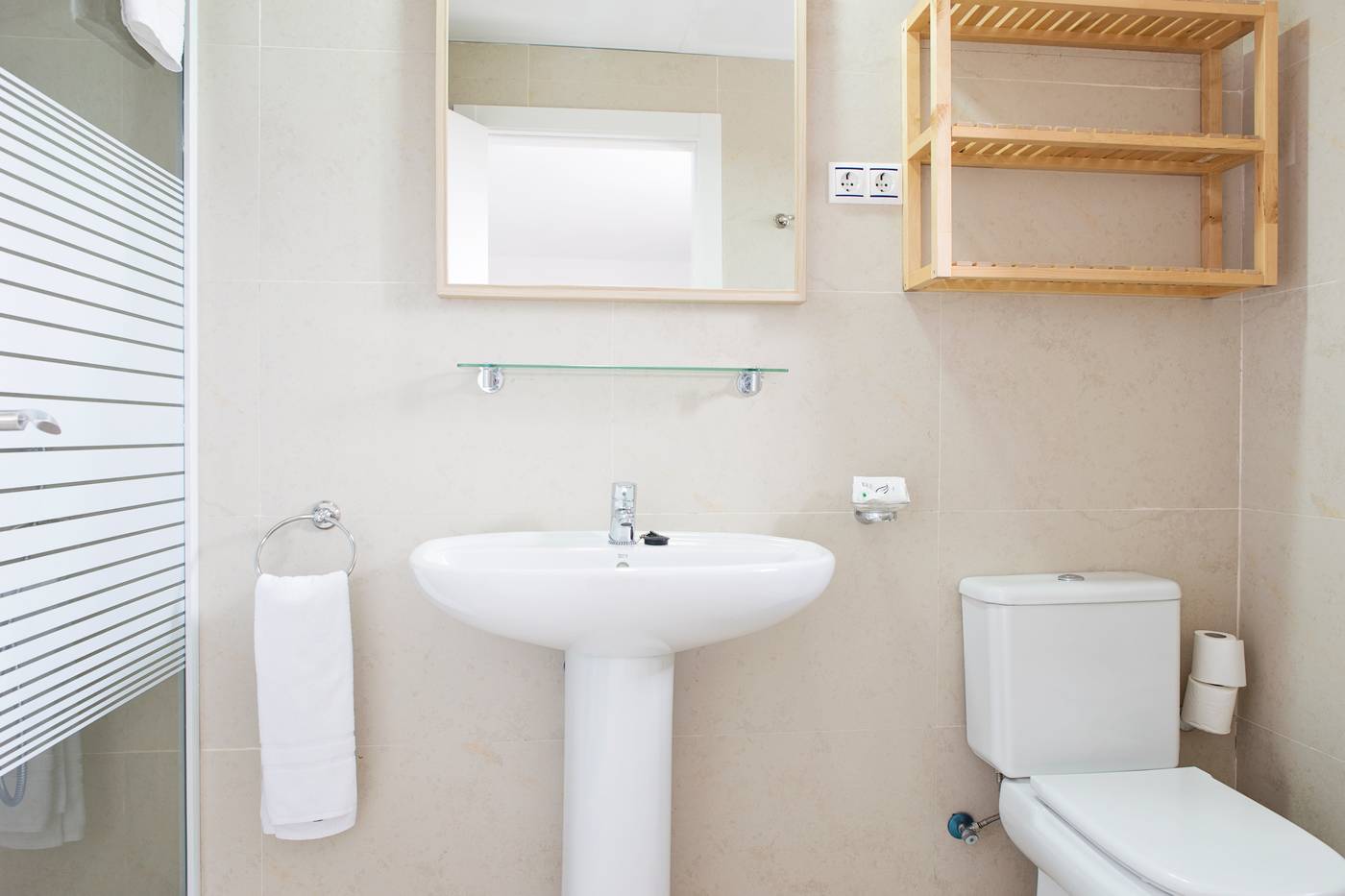 Malaga-Hotel-Eliseos-Room-31