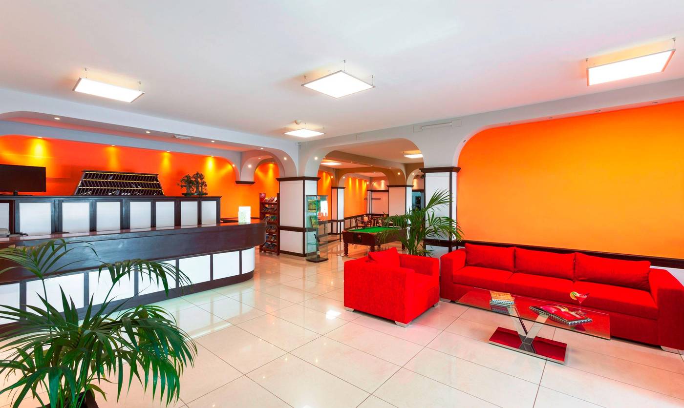 Dragos-del-Sur-Lobby-24