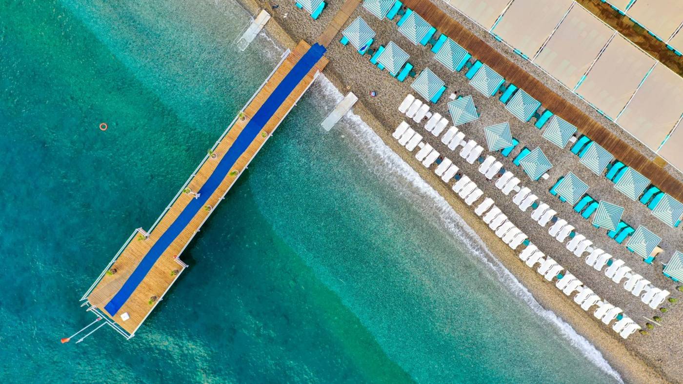 Crystal-Deluxe-Resort---Spa-Beach-57