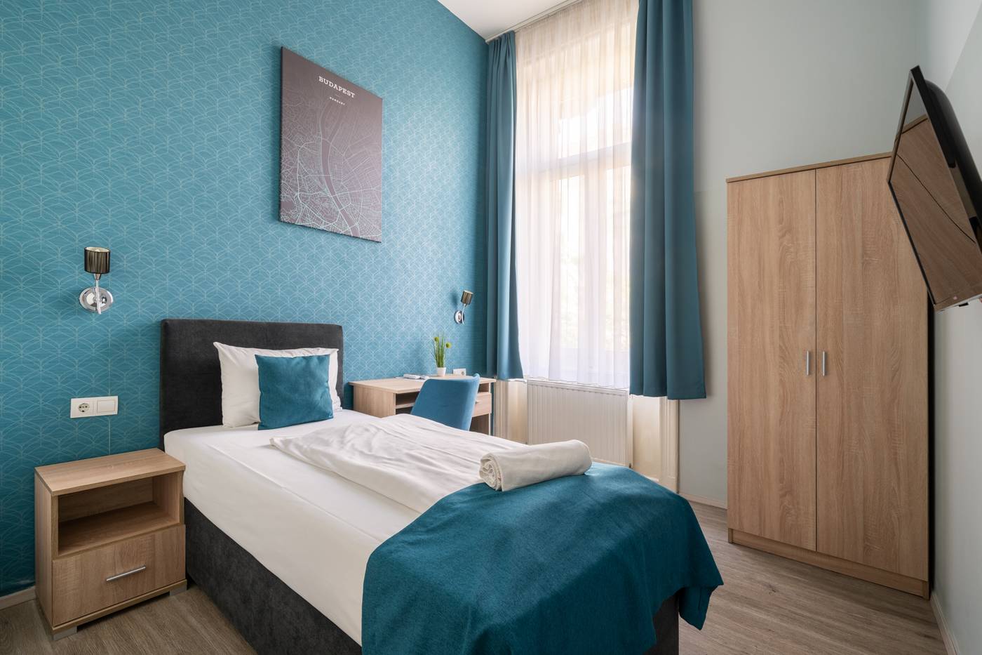 Full-Moon-Budapest-Room-28